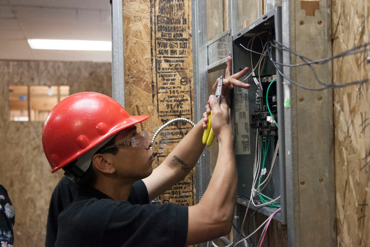 Expert Electrical Services: Your Go-To Electrician Roswell GA